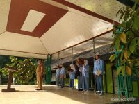 Kegiatan Rutin Upacara Bendera Di SMAN 1 Pringgarata